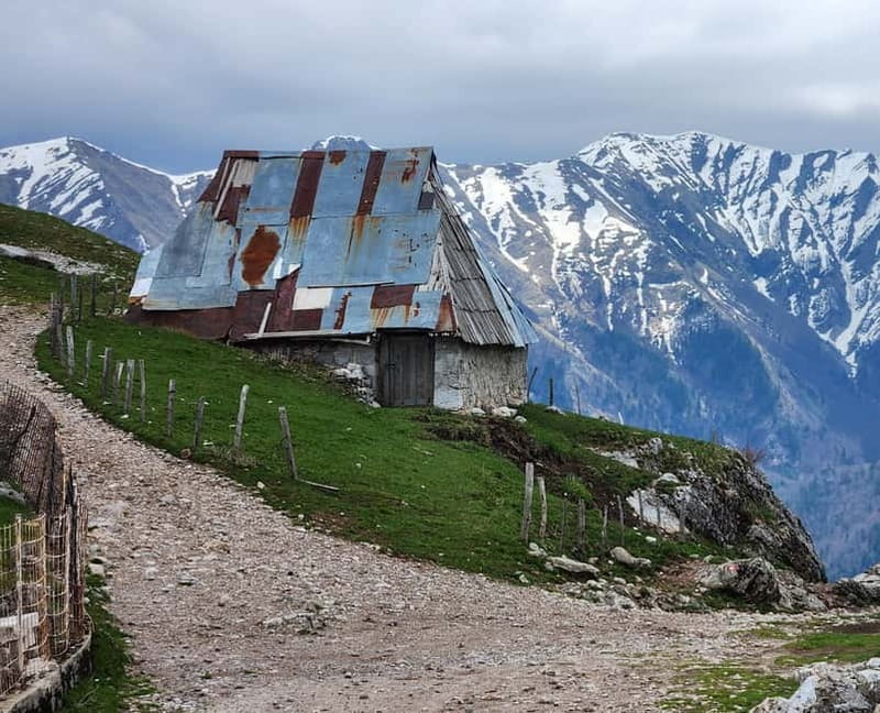 From Sarajevo: Full-Day Hike to Lukomir Village - Food and Rest Stops During the Tour