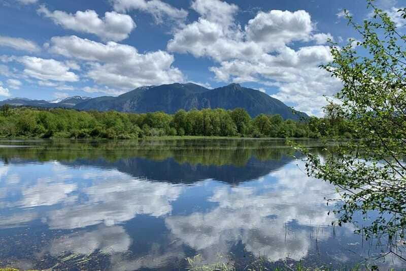 From Seattle: Pacific Northwest Waterfalls & Hiking Tour - Snoqualmie Falls: One of Washington’s Most Spectacular Landmarks