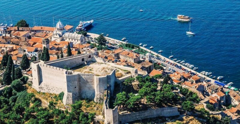 From Sinj: 1.5-Hour Private Flight over Kornati & ibenik - Flying Over Trogir and Katela Bay