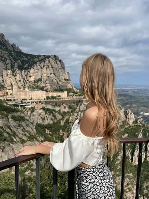 From Sitges: Montserrat, Lunch and Winery with Hotel Pick Up - Experience the Spiritual and Cultural Charm of Montserrat and Penedès