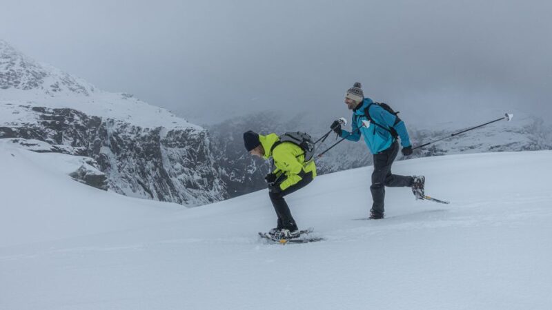 From Skjeggedal: Trolltunga Sunset Winter Overnight tour - Mountain Camp and Overnight in a Glamping Dome