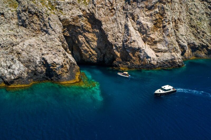 From Split: Blue Cave and Hvar by Luxury Boat - Logistics and Meeting Arrangements