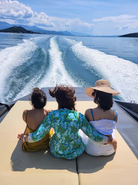 From Split: Blue Cave, Hvar, Mamma Mia, 5 Islands boat Tour - Practicalities: Meeting Point, Group Size, and Weather