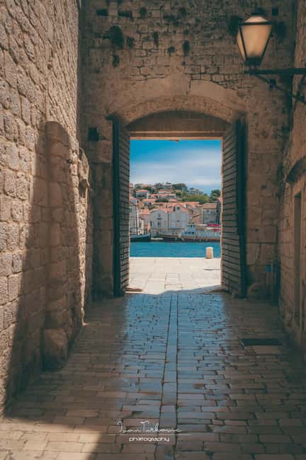 From SPLIT Cruise Port: Exclusive Tour of Split and Trogir - Personalized Guidance and Photo Opportunities