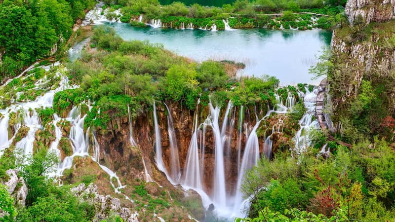 From Split: Plitvice Lakes Guided tour - Arriving at Plitvice Lakes: First Impressions