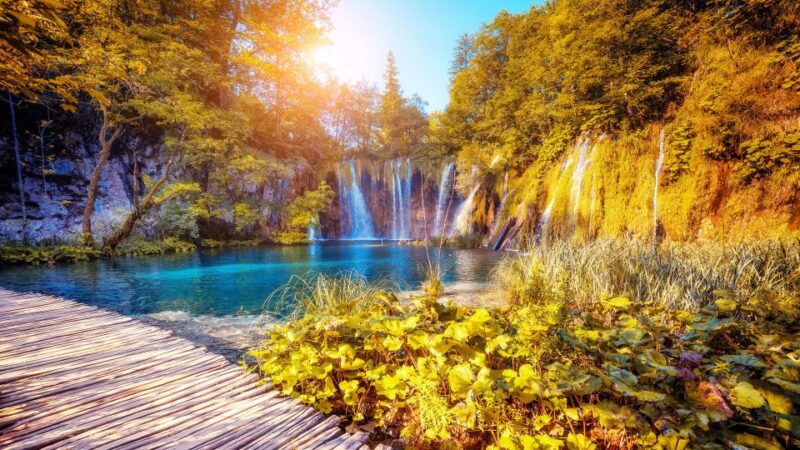 From Split: Plitvice Lakes Guided Tour with Entry Tickets - The Guides: Experts with Enthusiasm