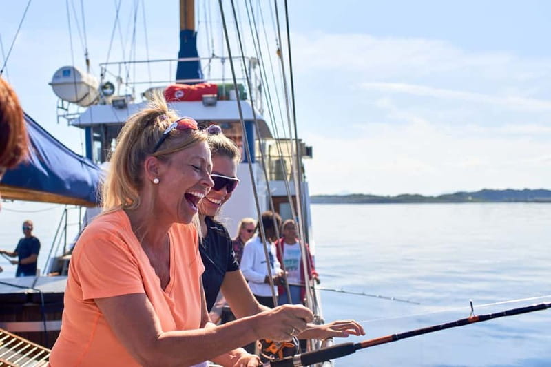 From Svolvær: Taste of Lofoten - Cultural Fishing Experience - Wildlife Viewing and Scenic Cruising in Vestfjorden