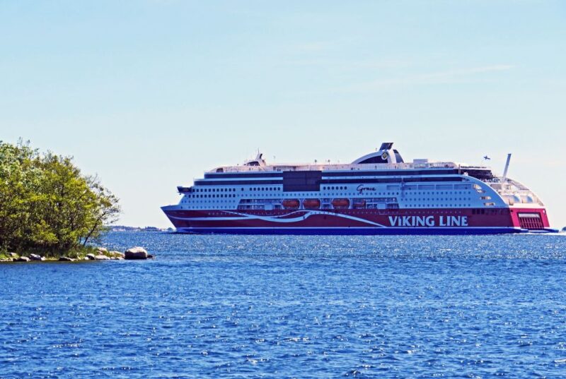 From Tallinn: 1 Day VIP Trip to Helsinki by Ferry & VIP Car - Discovering Kaivopuisto Park and Ullanlinna District