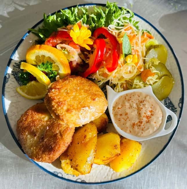 From Tallinn: Culinary and Cultural Tour to Eastern Estonia - Exploring the Peipsimaa Heritage Center and Local Crafts