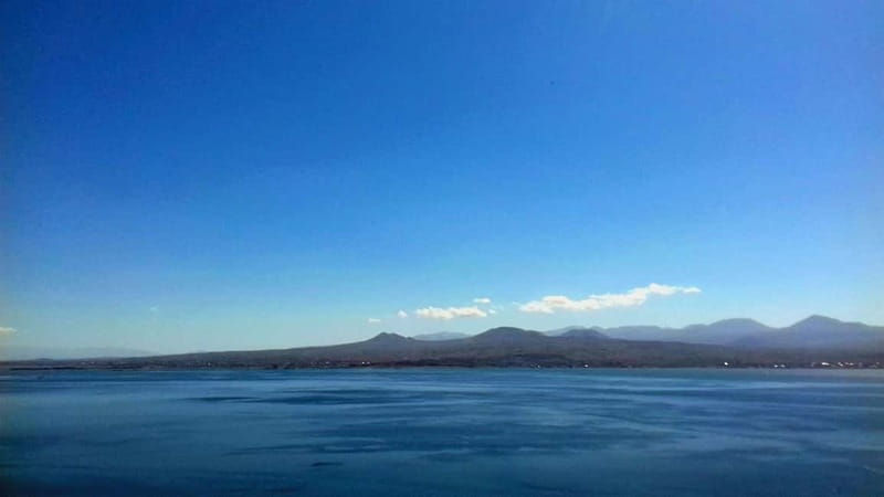 From Tbilisi: Armenia Day Trip with Yerevan and Lake Sevan - Key Points