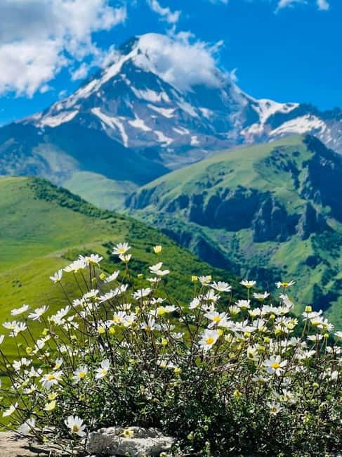 From Tbilisi: Day Trip to Kazbegi - Exploring the Scenic Journey from Tbilisi to Kazbegi