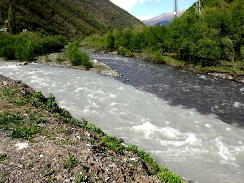From Tbilisi: Kazbegi, Gudauri & Gergeti Group Day Tour - Exploring Aragvi River and Pasanauri for Authentic Mountain Atmosphere