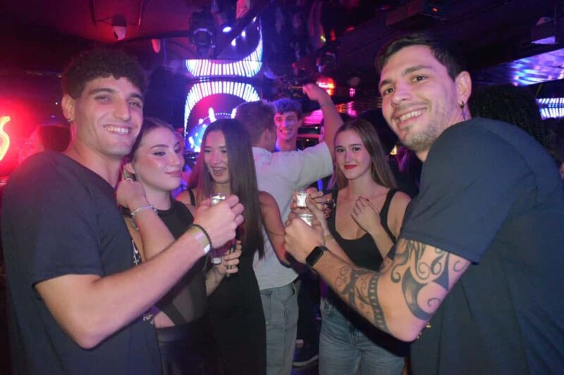 From the center of Florence: Bar and nightclub tour of the city. - Key Points