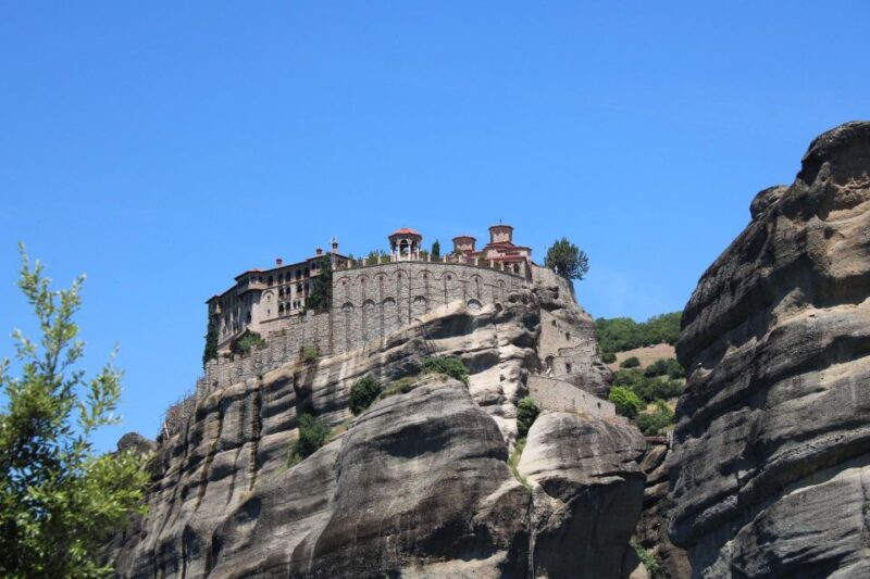 From Thessaloniki :Private driving tour to Meteora - Return Journey to Thessaloniki