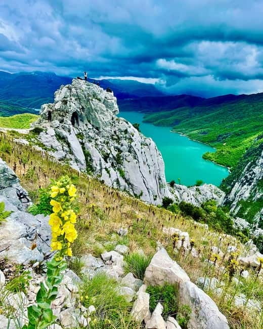 From Tirana: Hike on Gamti Mt & Bovilla Lake on Land Rover - Return Journey in the Land Rover
