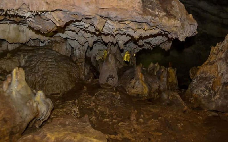 From Tirana: Hiking to Pellumbas cave and Petrela Castle - A Short Drive to the Historic Petrela Castle