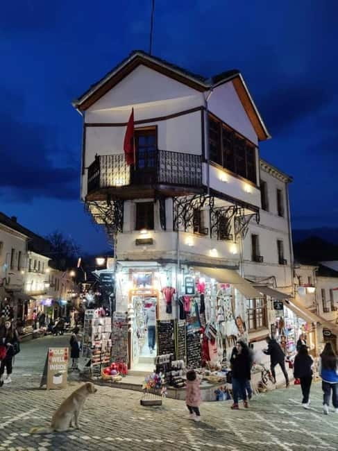 From Tirana to Gjirokaster: day trip in the enchanting city - Exploring Gjirokaster’s Iconic Castle and Cold War Exhibits