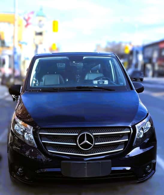 From Toronto Small-Group 7 Guests Max - Includes Boat Cruise - Sampling Canadian Maple Syrup at Maple Leaf Place