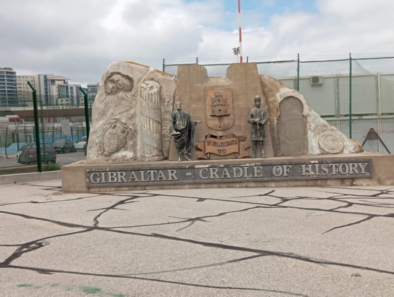 From Torremolinos: Day Trip to Gibraltar - Shopping and Free Time in Gibraltar