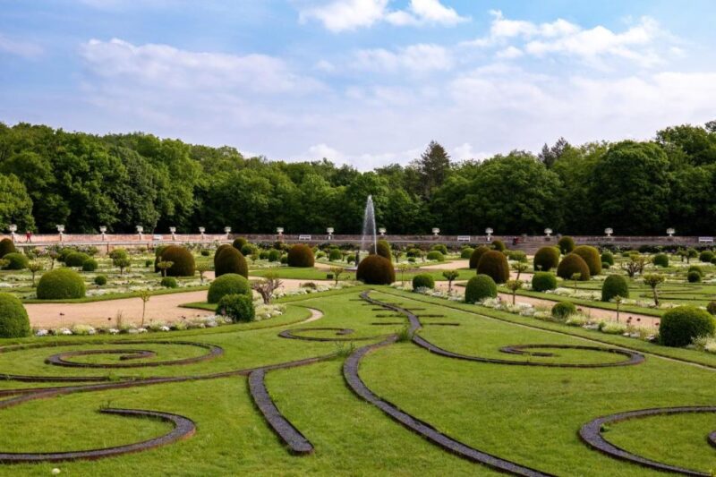 From Tours: Chambord, Chenonceau & Lunch at Family Chateau - Pass the Must-See Castles of the French Valley of the Kings