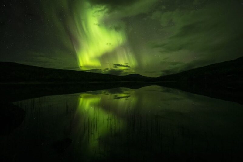 From Tromsø: Northern Lights Cruise on a Cozy Vintage Vessel - Booking the Sauna and Jacuzzi Experiences