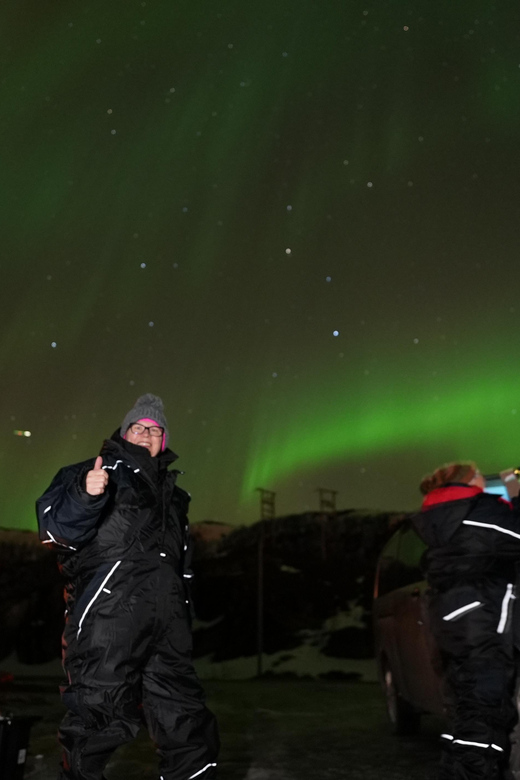From Tromsø: Northern Lights Tour with Hot Drinks and Photos - Expert Guides Who Go the Extra Mile