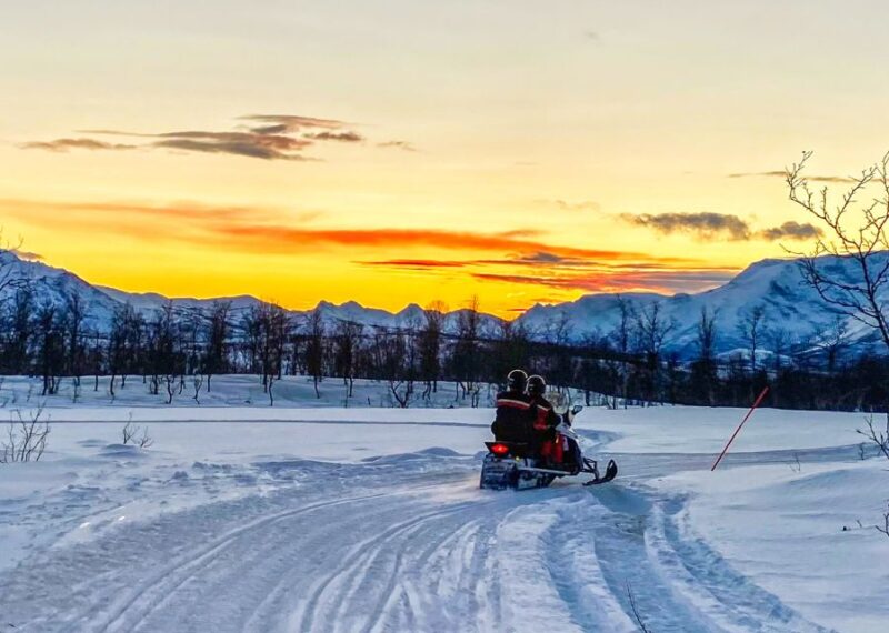 From Tromsø: Snowmobile Safari in the Lyngen Alps - The Route and Activities in the Lyngen Alps