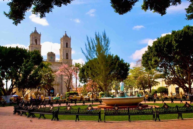 From Tulum: Chichén Itzá Tour, Cenote & Valladolid - Accessibility and Group Size