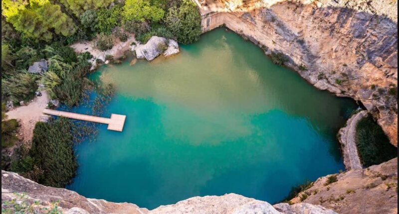 From Valencia: Excursion to Chulilla + hike and kayak tour on the lake - Kayaking on the Embalse de Loriguilla
