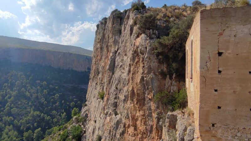 From Valencia: Excursion to Chulilla + hike and kayak tour on the lake - The Experience Provider and Similar Options