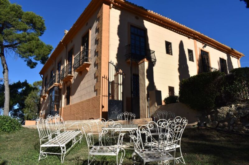 From Valencia: Guided Cheese Factory Tour with Wine Tasting - The Cheese Factory in Pedrones: Artisanal Cheese Crafting