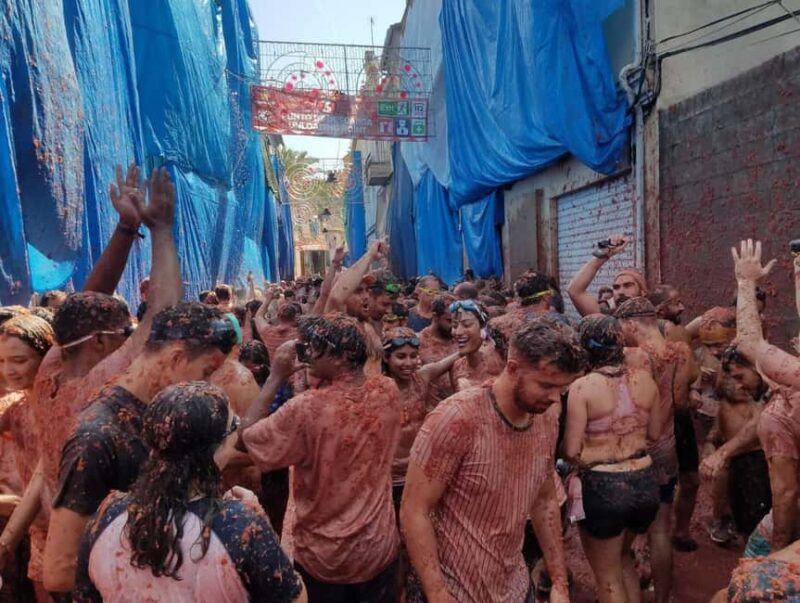 From Valencia: La Tomatina 2026 - Experience the Largest Tomato Fight in Buñol with a Full-Day Tour from Valencia