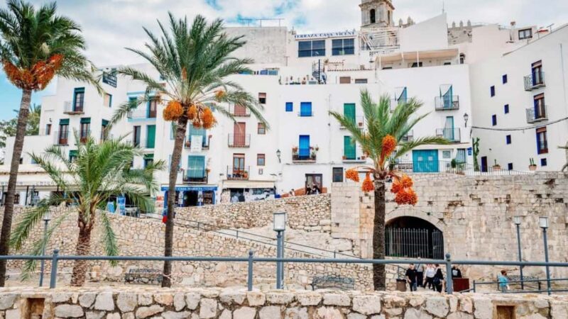 From Valencia: Peñíscola & Vilafamés Day Trip - The Tour Experience: Highlights and Considerations