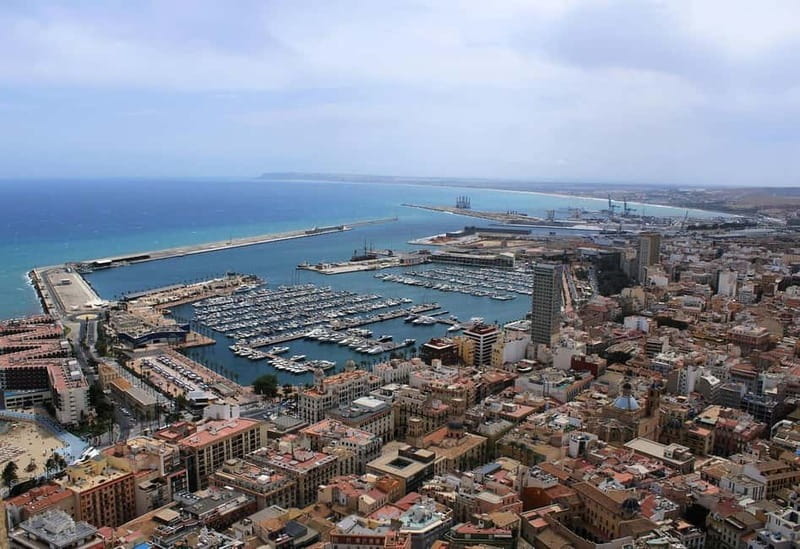 From Valencia: Pink lagoon and Alicante, colors, sea and sunshine. - Key Points