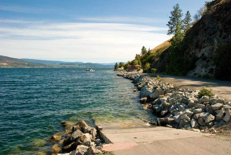 From Vancouver: 4-Day Kamloops, Yoho and Banff National Park - Johnston Canyon and Lake Louise: Scenic Wonderlands