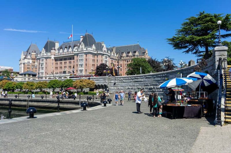 From Vancouver: Butchart Gardens & Victoria Sightseeing Tour - Guide Quality and Tour Experience