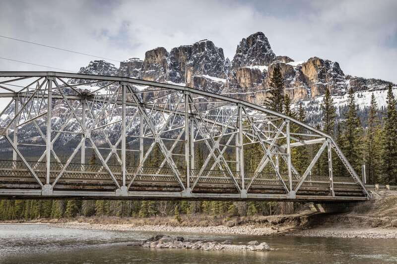 From Vancouver: Rocky Mountains 8-Day Tour - Exploring the Icefields Parkway and Crystal Lakes