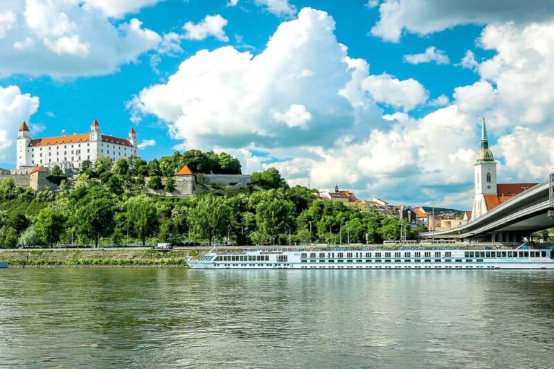 From Vienna: Bratislava and Budapest Guided Day Trip - Personalized Experience and Flexibility in Budapest