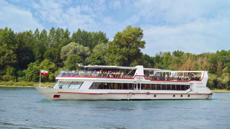From Vienna: Dürnstein and Wachau Cruise - Onboard Experience and Regional Cuisine