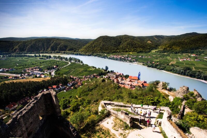 From Vienna: Wachau Valley Day Tour with Wine Tasting - Sampling Wachau’s Famous White Wines in Authentic Settings