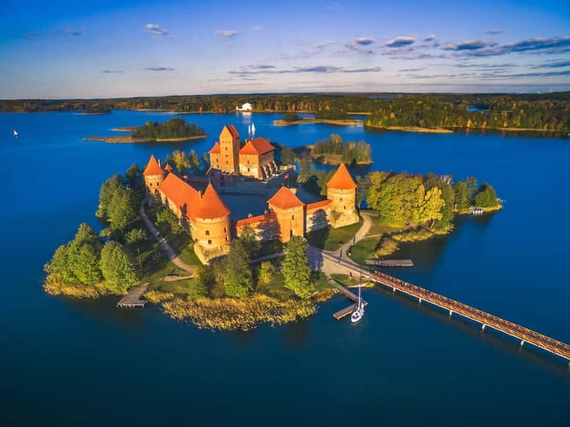 From Vilnius: tour to Trakai with kybynai tasting - Authentic Lithuanian Lunch with Kybynai Tasting