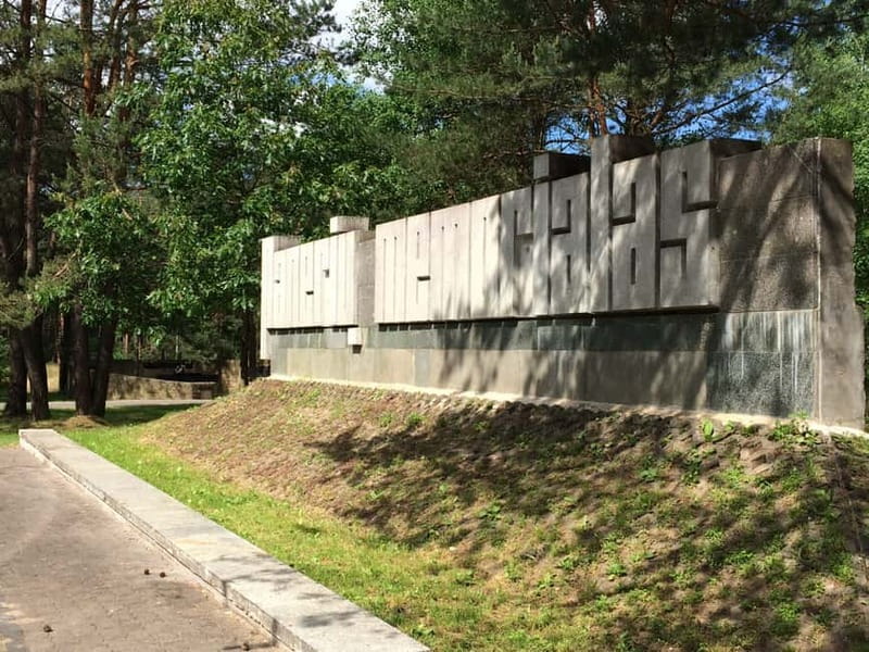 From Vilnius: Trakai Castle and Paneriai Memorial Tour - The Comfort and Flexibility of the Tour