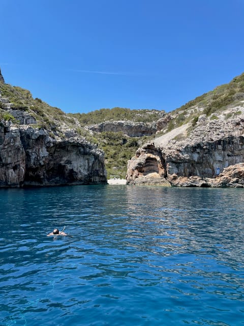 From Vis: Speedboat tour - Vis, Bievo & Blue Cave (private) - Visiting Budihovac Island and Smokova Beach