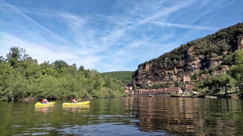 From Vitrac: Dordogne River Canoe Rental - The Experience of Passing Castles and Towns