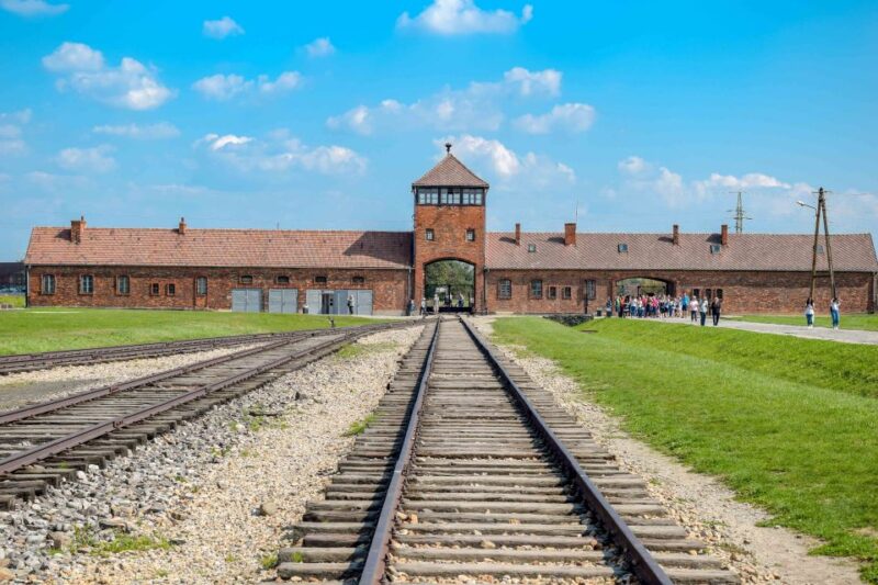 From Warsaw: Guided Tour to Auschwitz-Birkenau and Krakow - Return Journey and Final Arrival Back in Warsaw