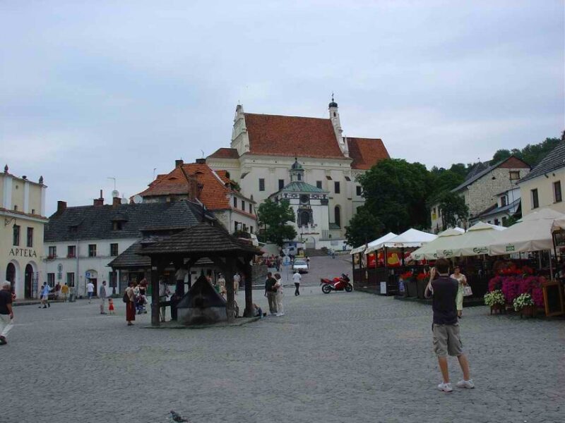 From Warsaw: Kazimierz Dolny Art Town Full-Day Private Tour - Walk Through Korzeniowy Do: The Root Gorge
