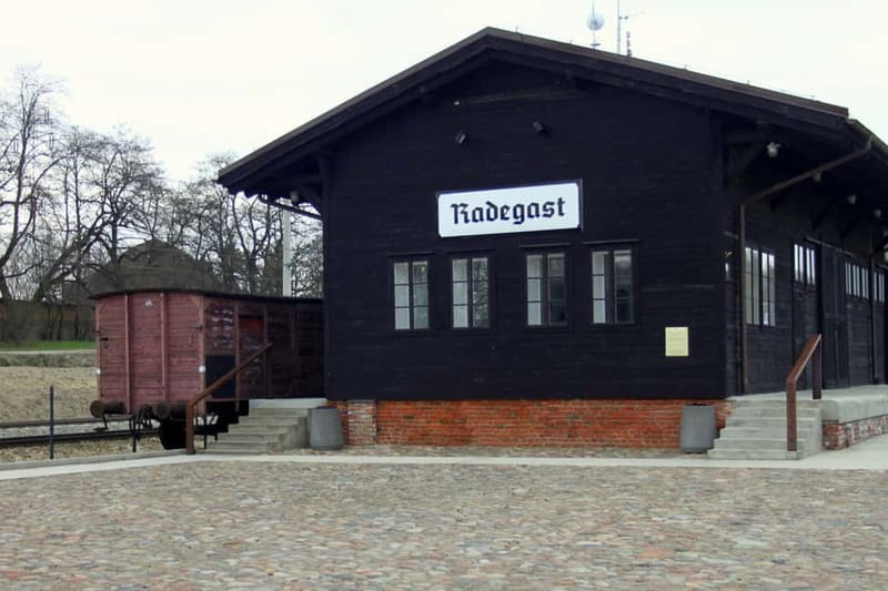 From Warsaw: Lodz & Litzmannstadt Jewish Ghetto Private Tour - The Journey from Warsaw to Lodz