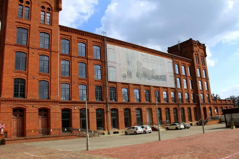 From Warsaw: Lodz & Litzmannstadt Jewish Ghetto Private Tour - The Guide’s Approach and Local Insights