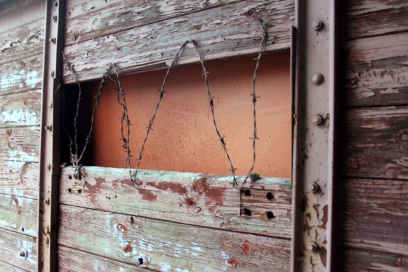 From Warsaw: Lodz & Litzmannstadt Jewish Ghetto Private Tour - Food and Photos