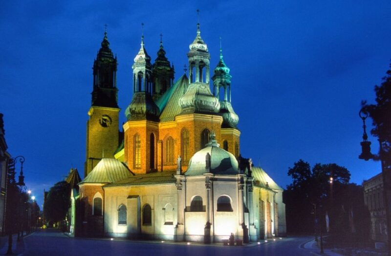 From Warsaw: Poznan Small Group Day Trip with Lunch - Exploring Poznan’s Historic Main Square